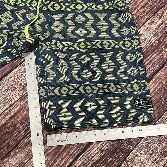 Under Armour Mens Swim Trunks Heatgear Loose Unlined Yellow Blue Pattern Size 32 - Picture 9 of 9